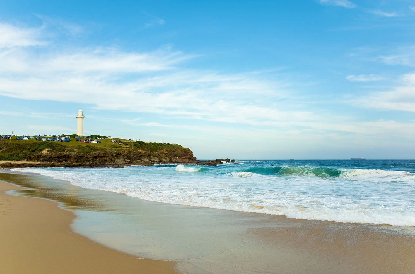 wollongong-beach-lighthouse